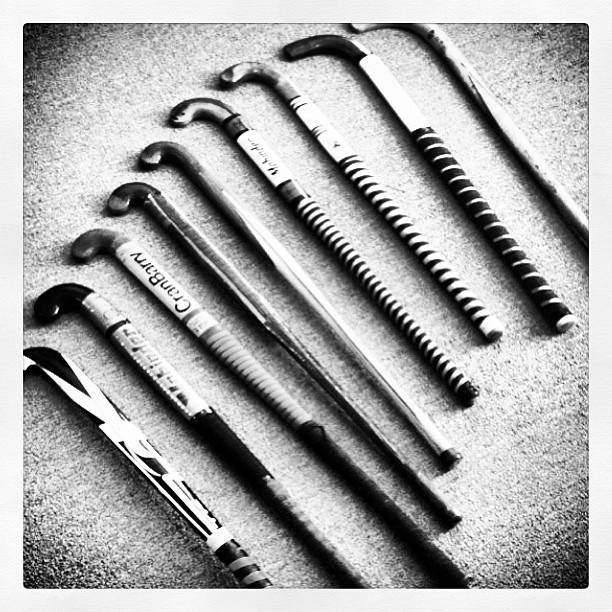 DIFFERENT TYPES OF FIELD HOCKEY STICKS [1 min read]